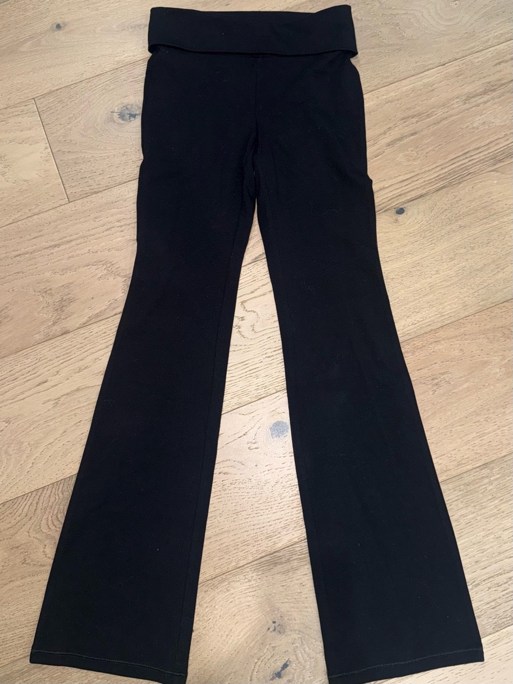 Aritzia HomeStretch Smooth Amp Foldover Flare Pants – Black – XS
